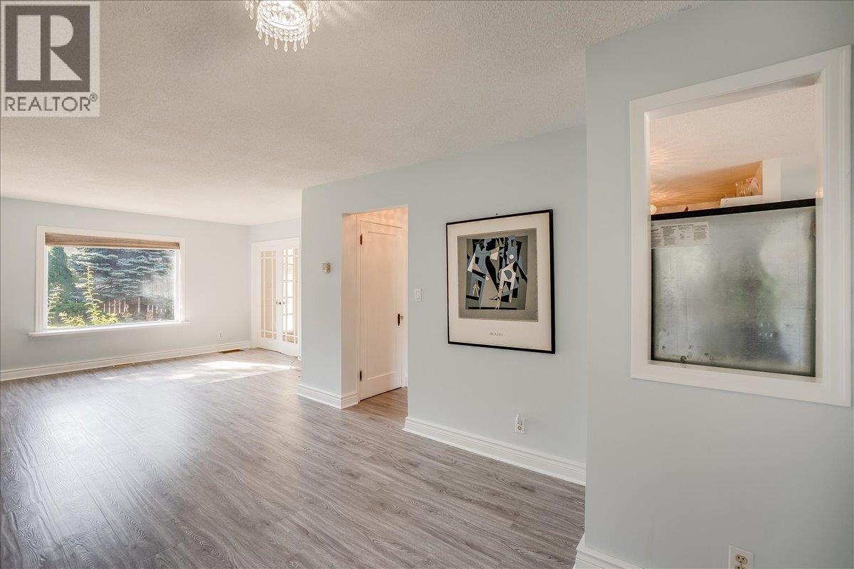 821 Gordon Street - 30