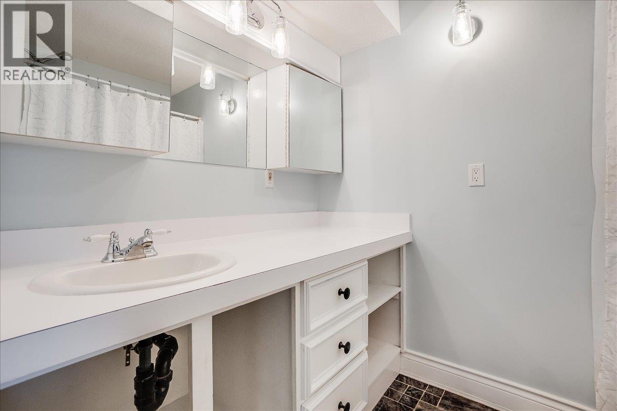821 Gordon Street - 15