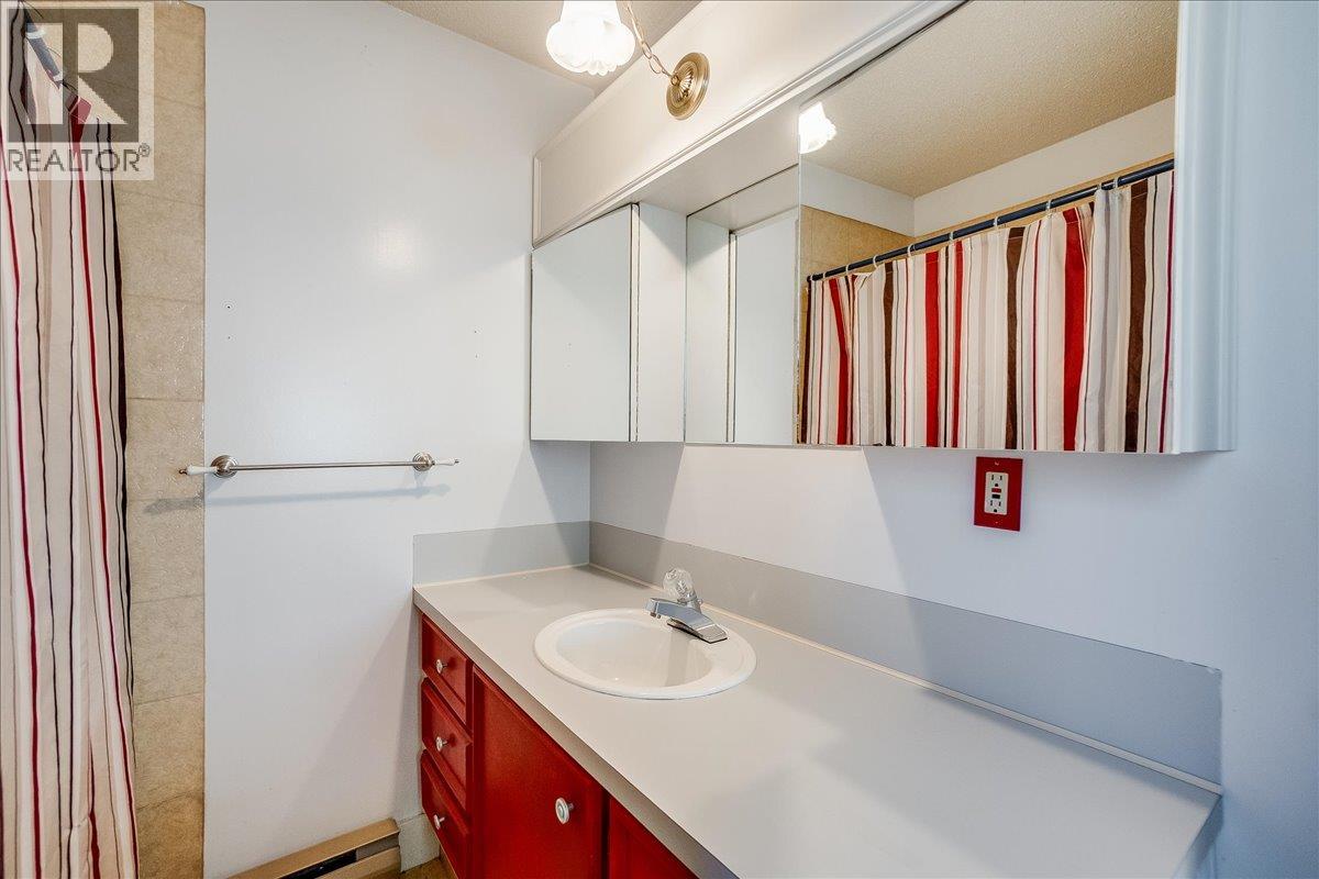 821 Gordon Street - 37