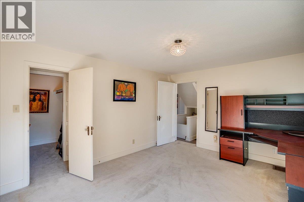821 Gordon Street - 12