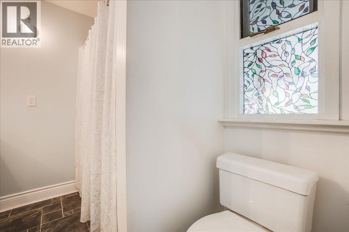 821 Gordon Street - 14