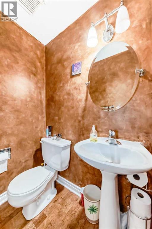 Single Family House for Sale in   Street NE Temple Calgary 