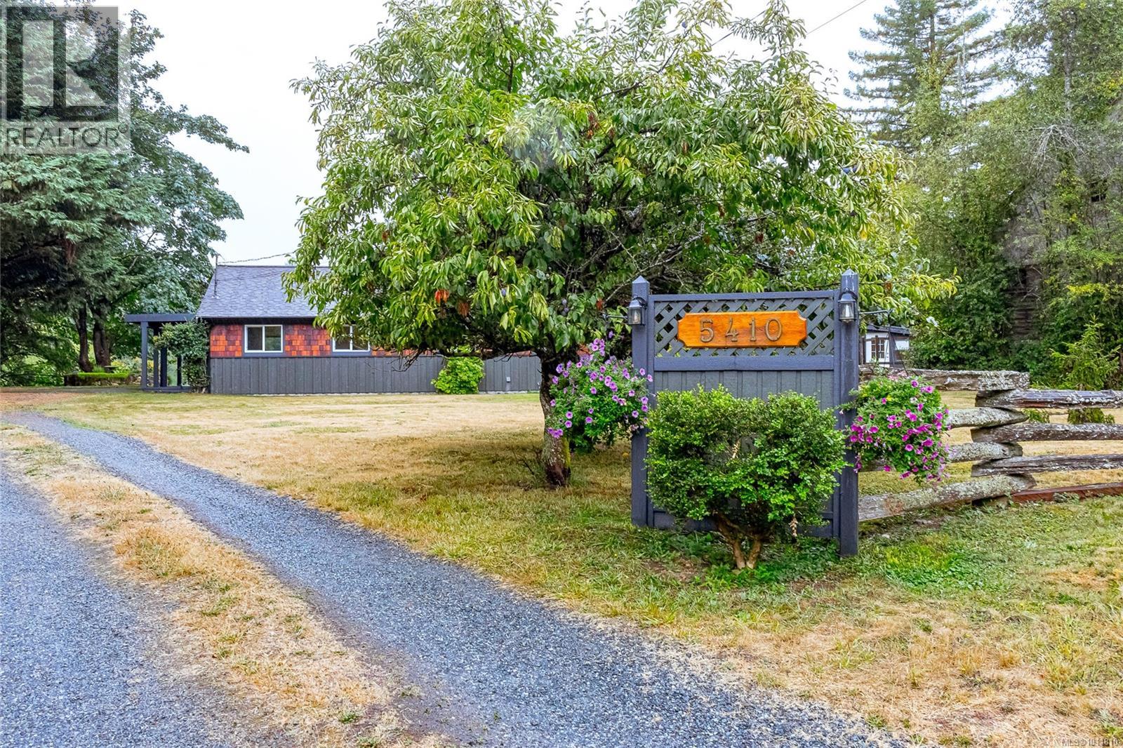 5410 Matson Rd, Ladysmith