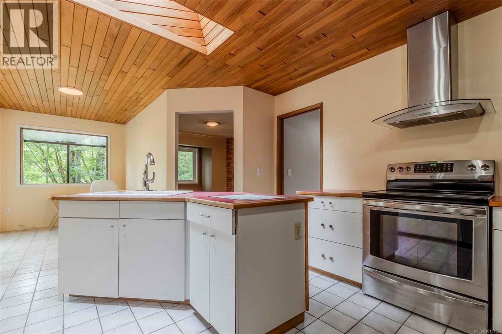 6011 Mary St, Duncan