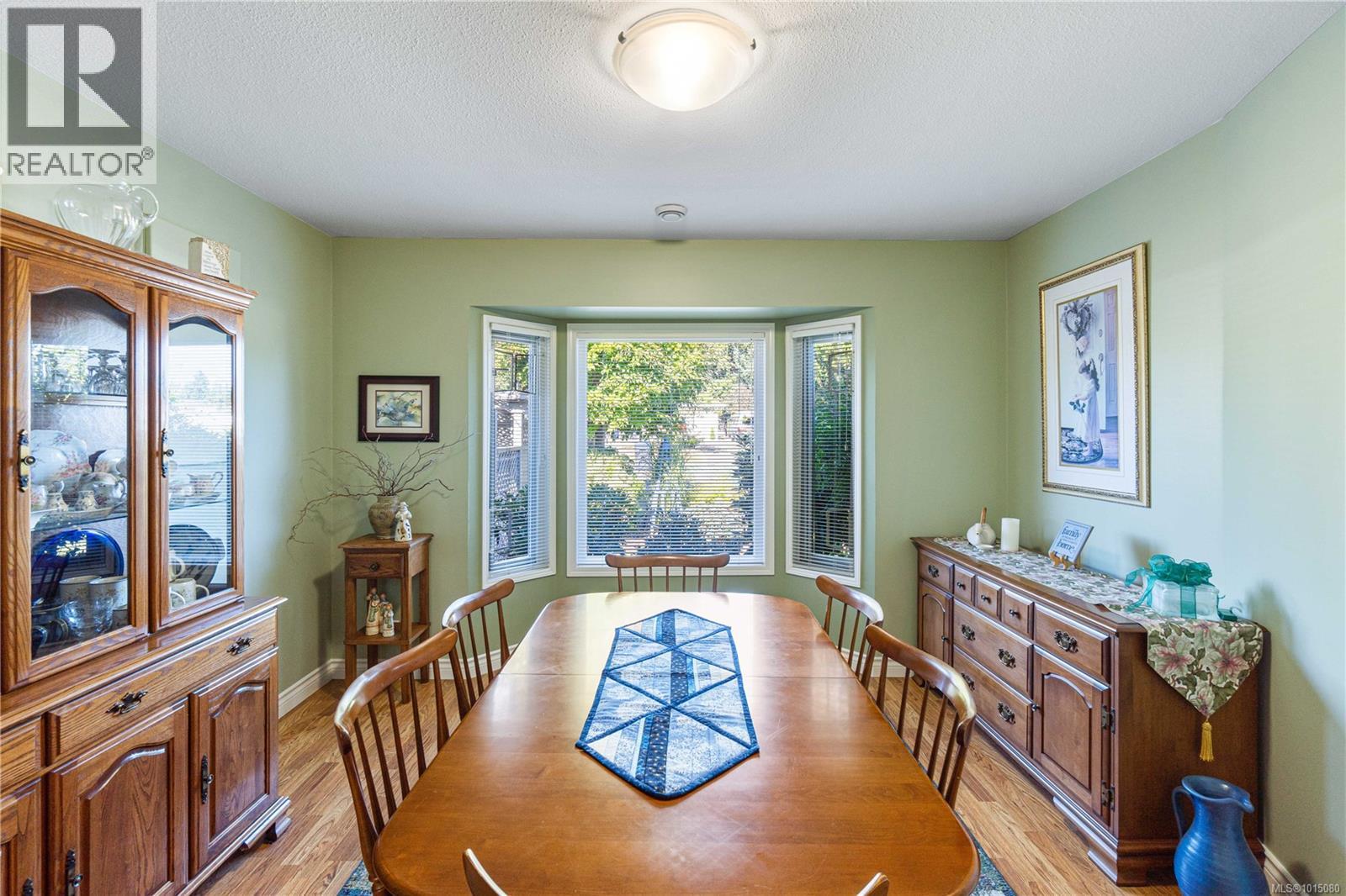 785 Nicolls Dr, Parksville