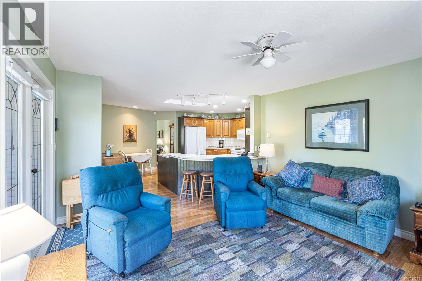 785 Nicolls Dr, Parksville