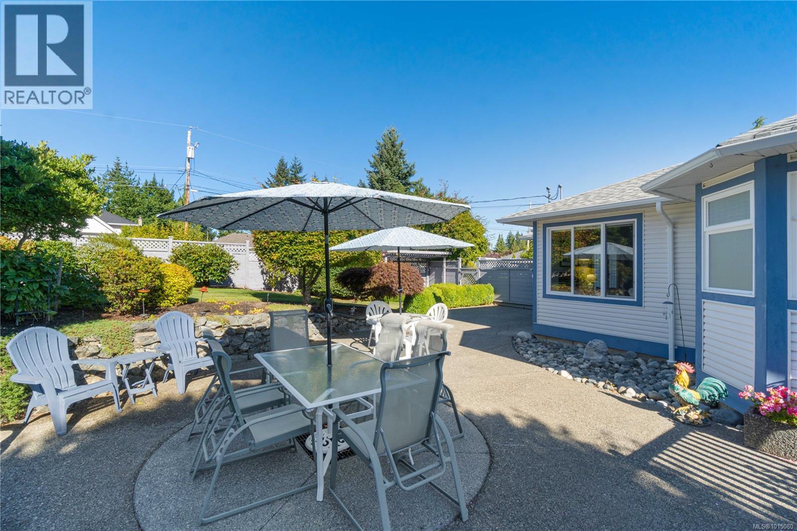785 Nicolls Dr, Parksville