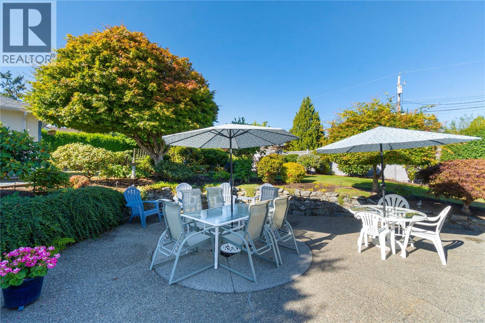 785 Nicolls Dr, Parksville