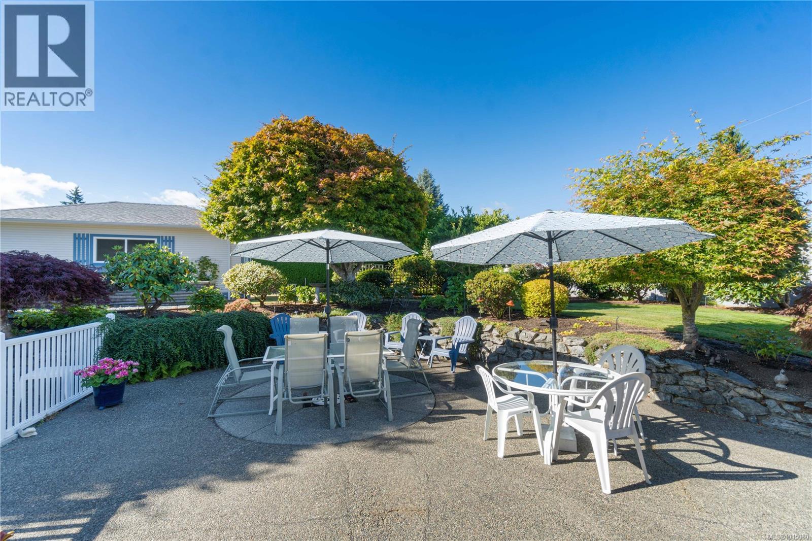 785 Nicolls Dr, Parksville