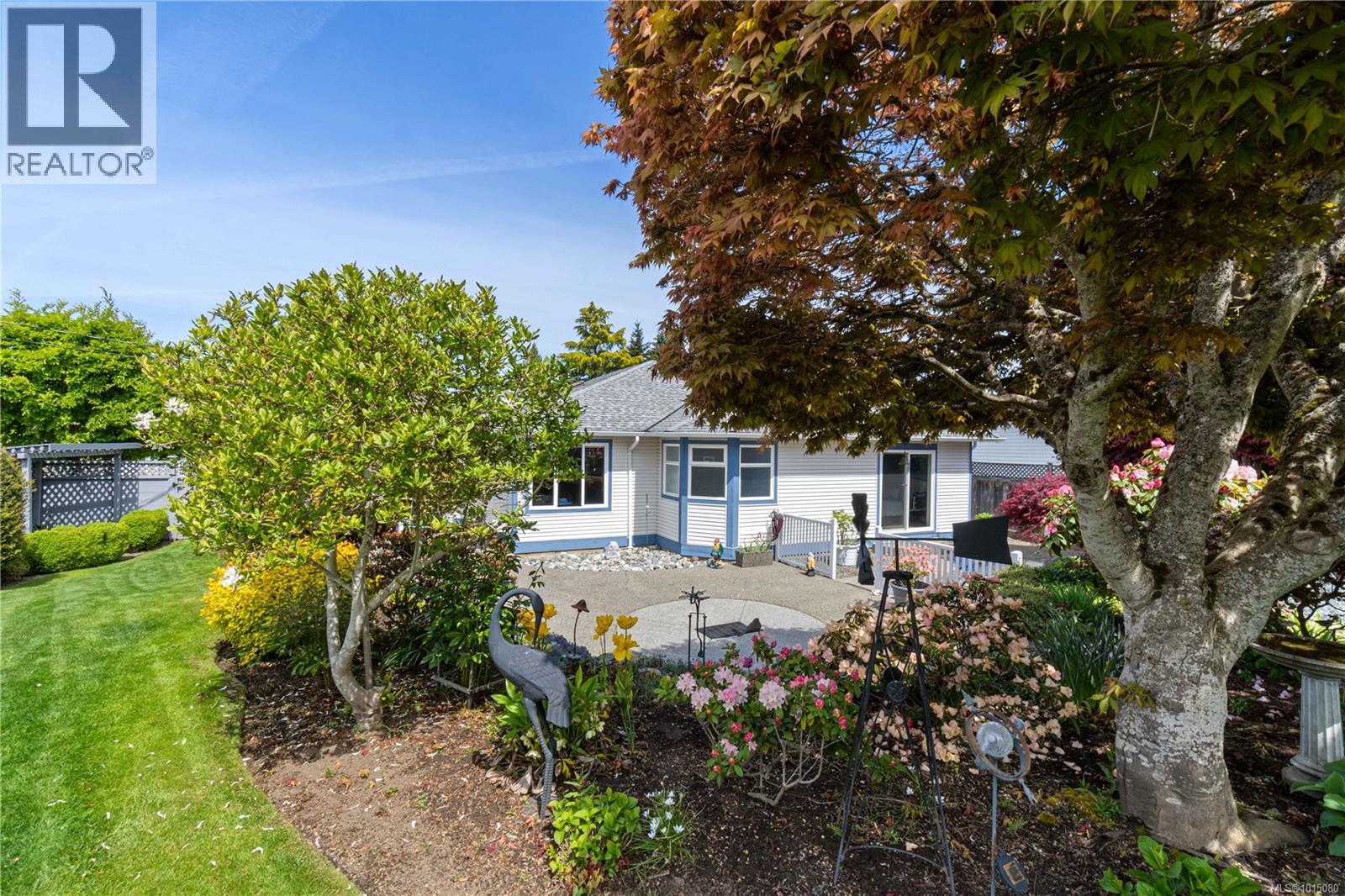 785 Nicolls Dr, Parksville