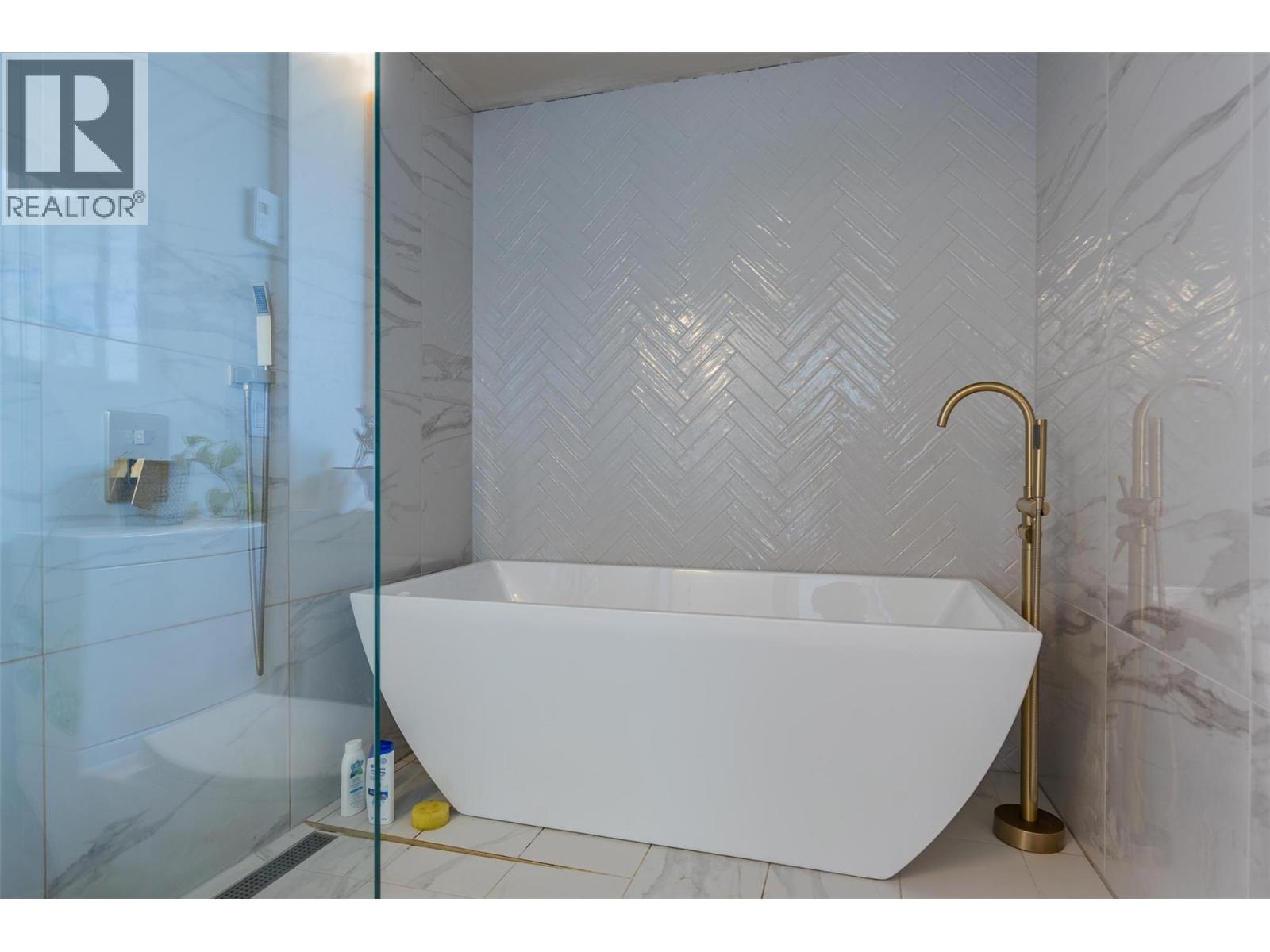 320 RIVER Lane, Kaslo