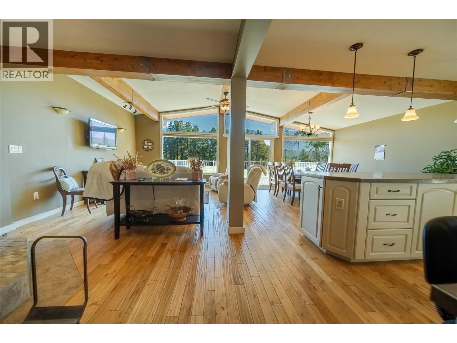 7055 93/95 Highway, Wasa