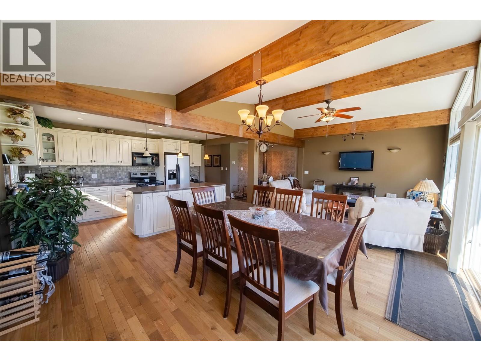 7055 93/95 Highway, Wasa