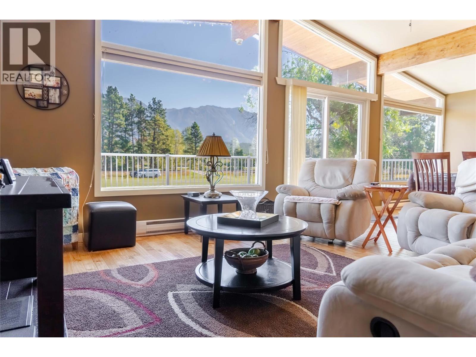 7055 93/95 Highway, Wasa