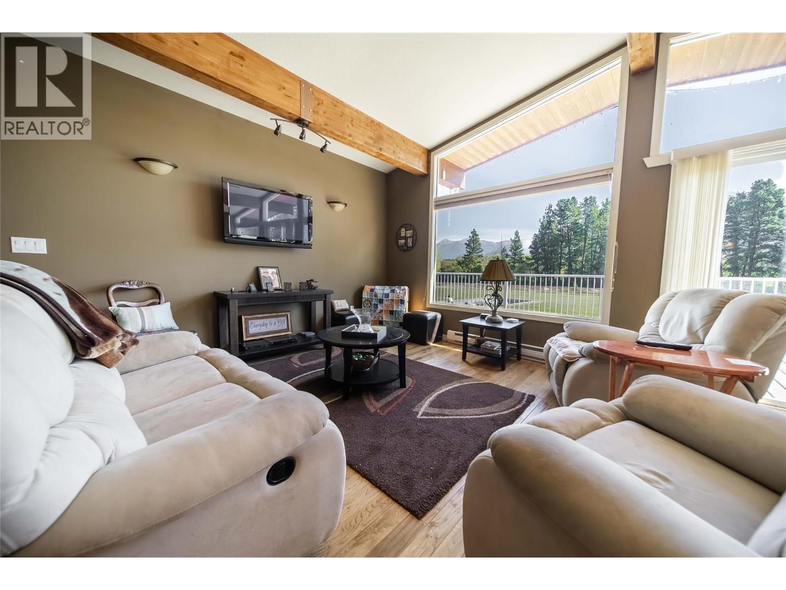 7055 93/95 Highway, Wasa
