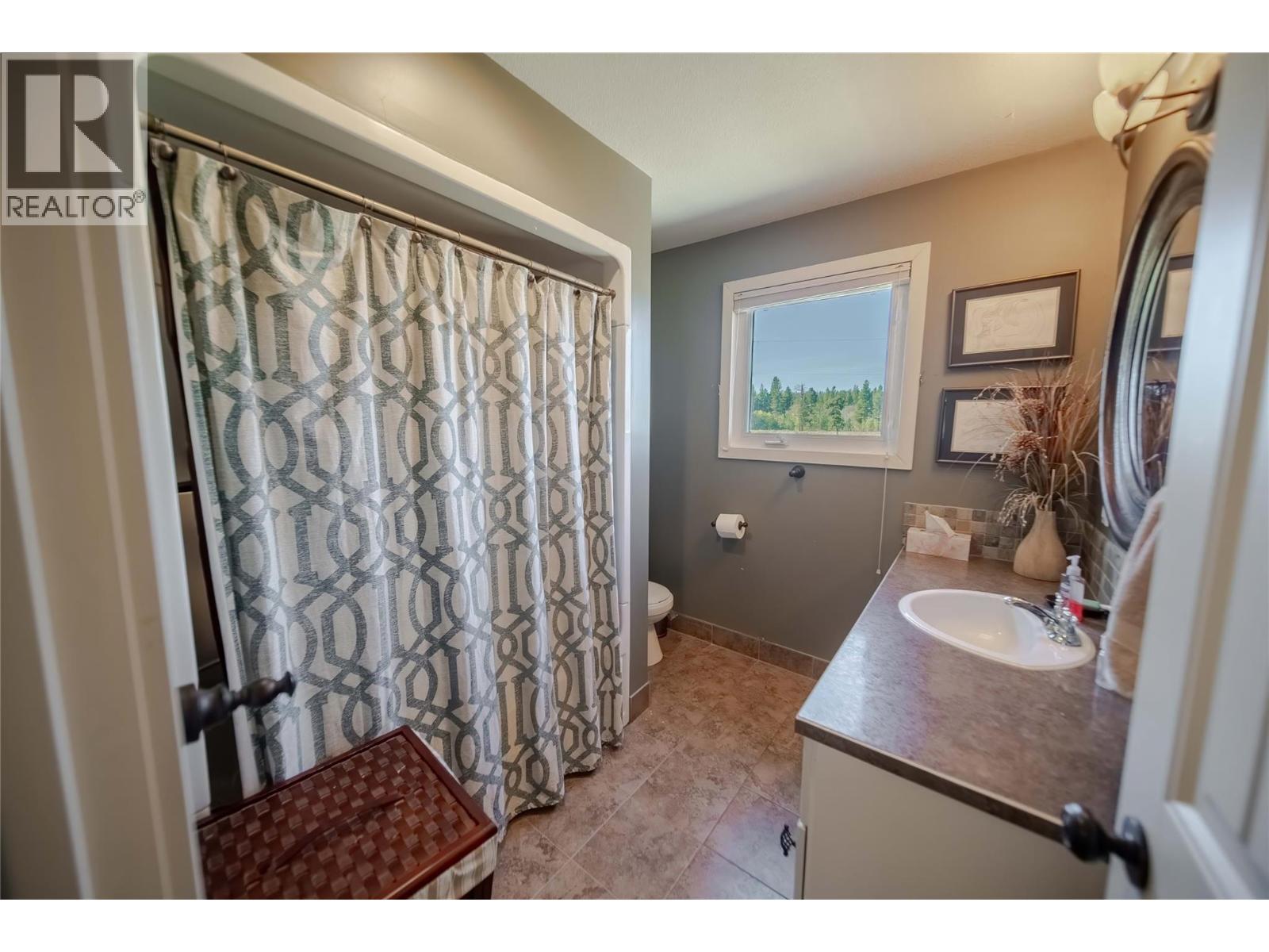 7055 93/95 Highway, Wasa