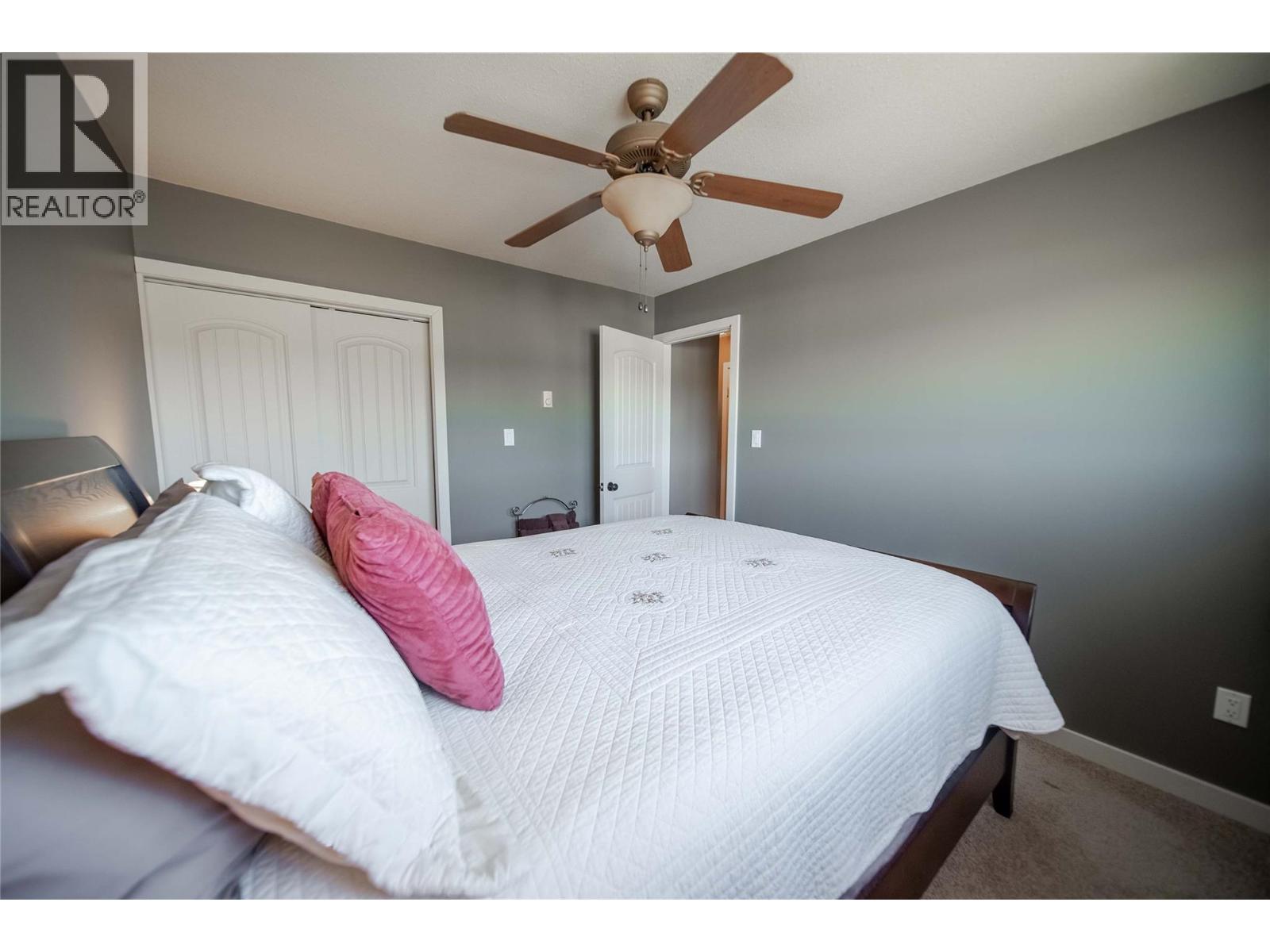 7055 93/95 Highway, Wasa