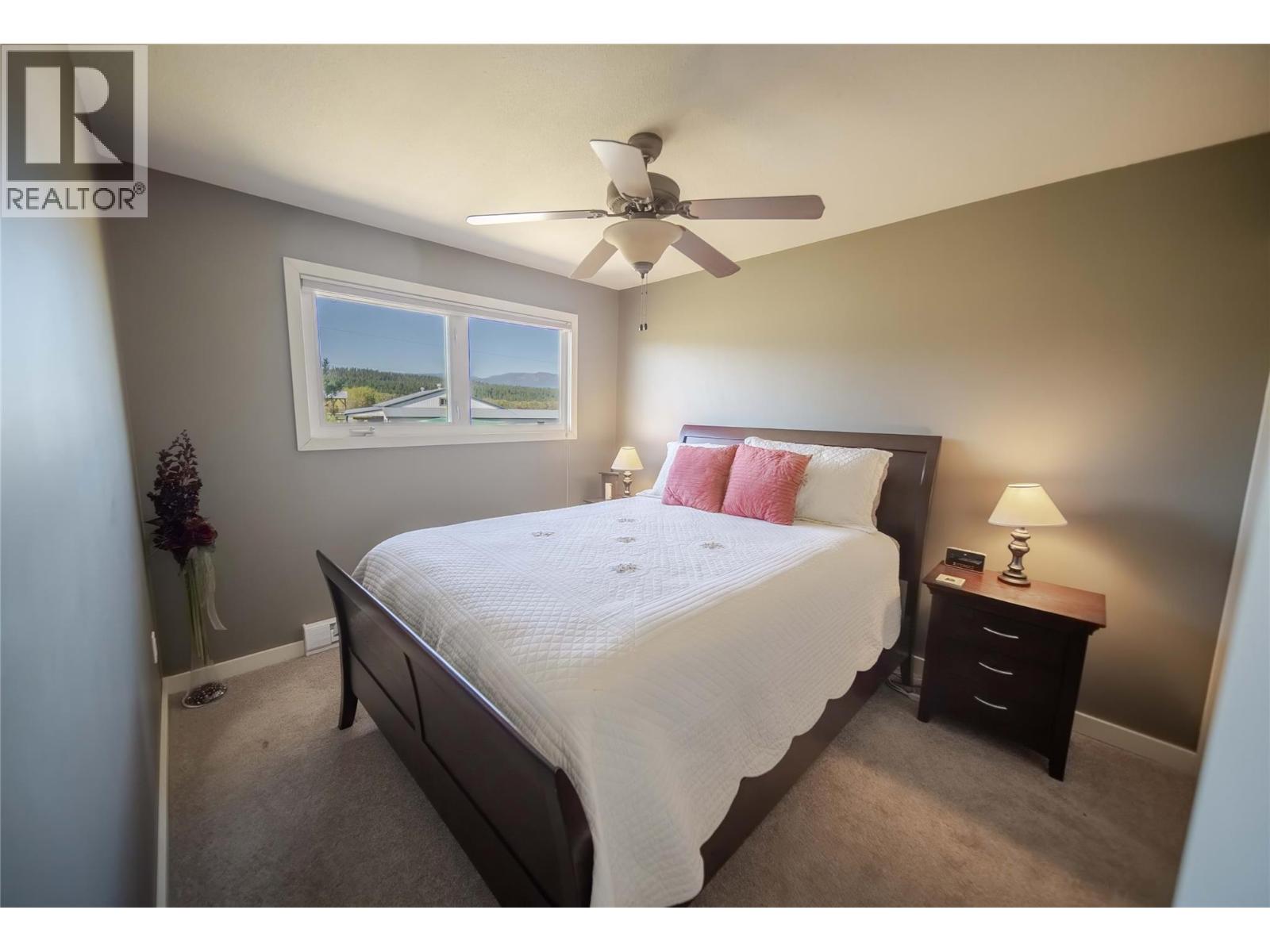 7055 93/95 Highway, Wasa
