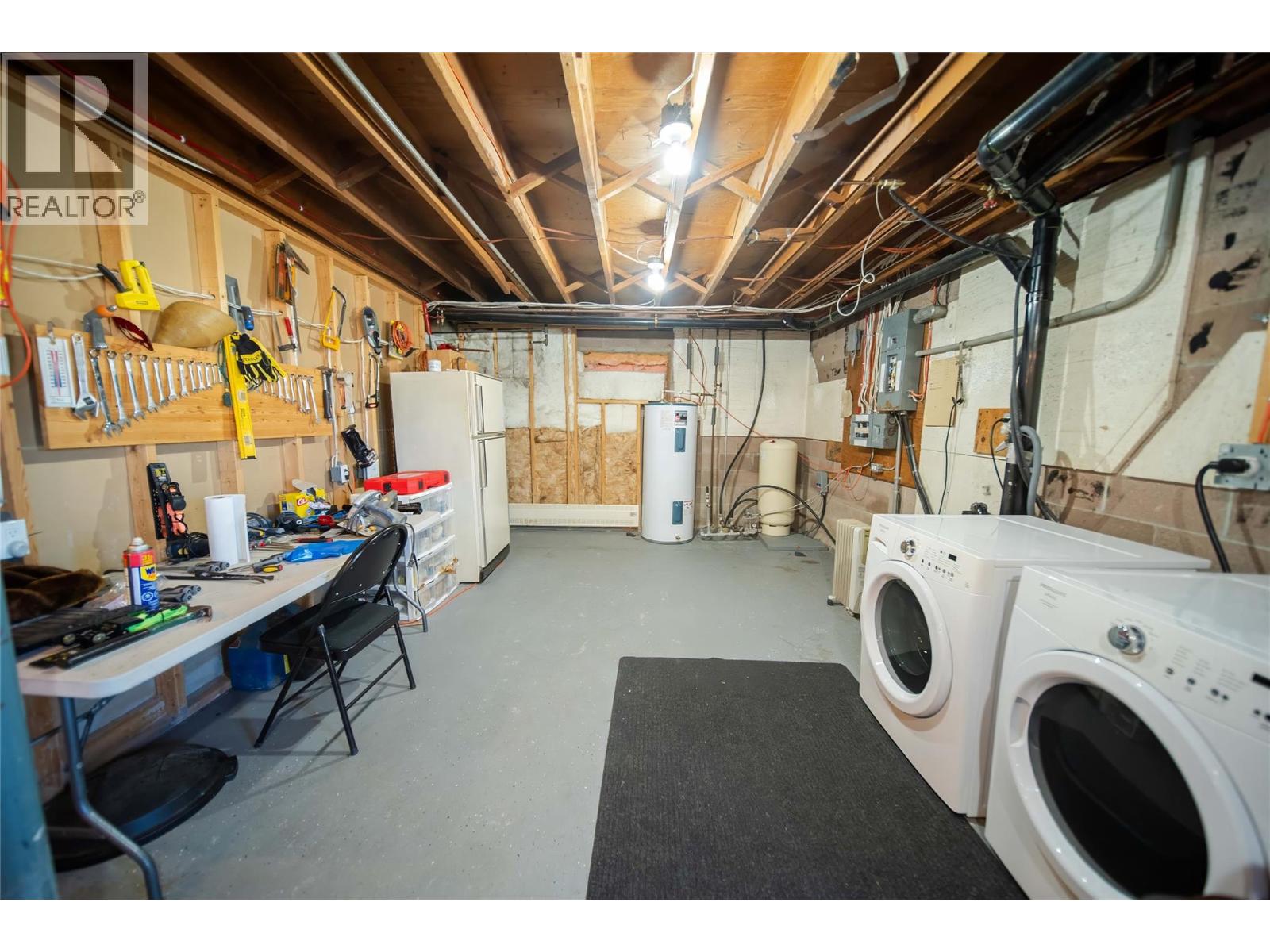 7055 93/95 Highway, Wasa