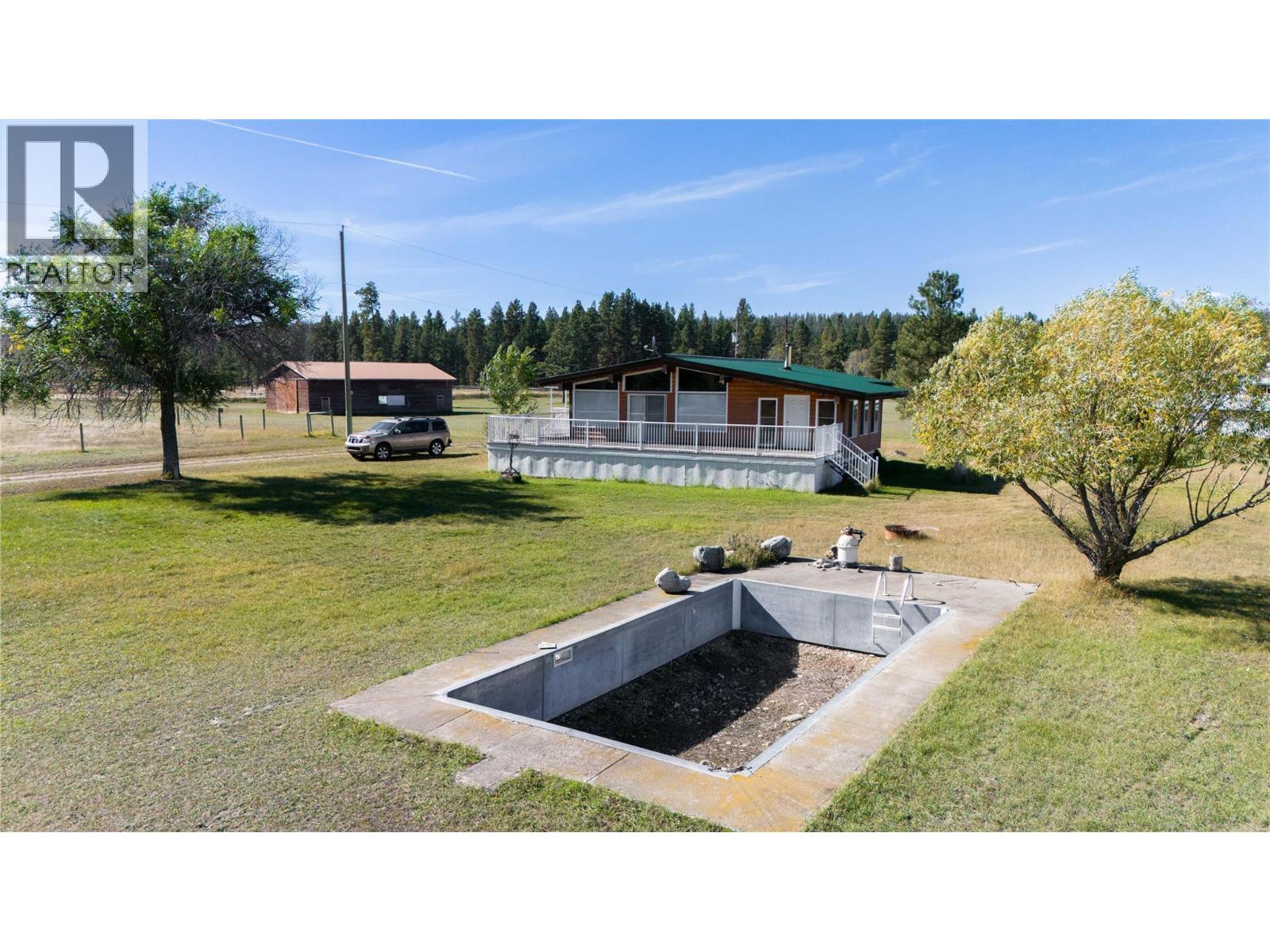 7055 93/95 Highway, Wasa