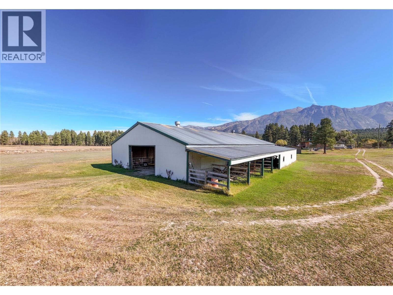 7055 93/95 Highway, Wasa
