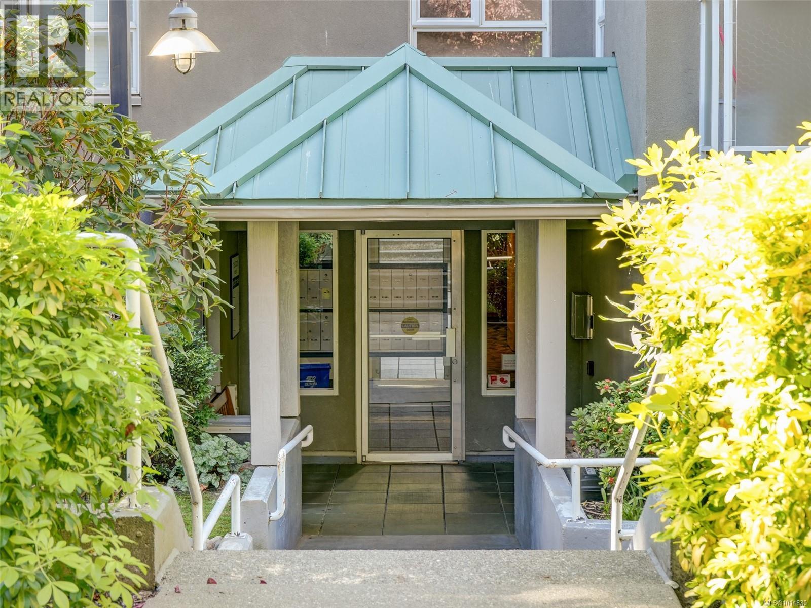 204 2520 Wark Street, Victoria