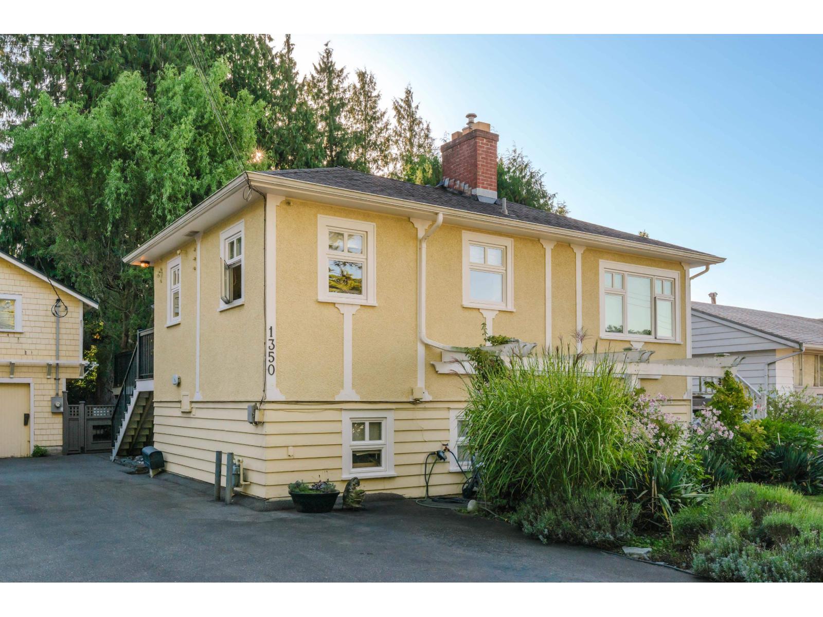 1350 EVERALL STREET, White Rock