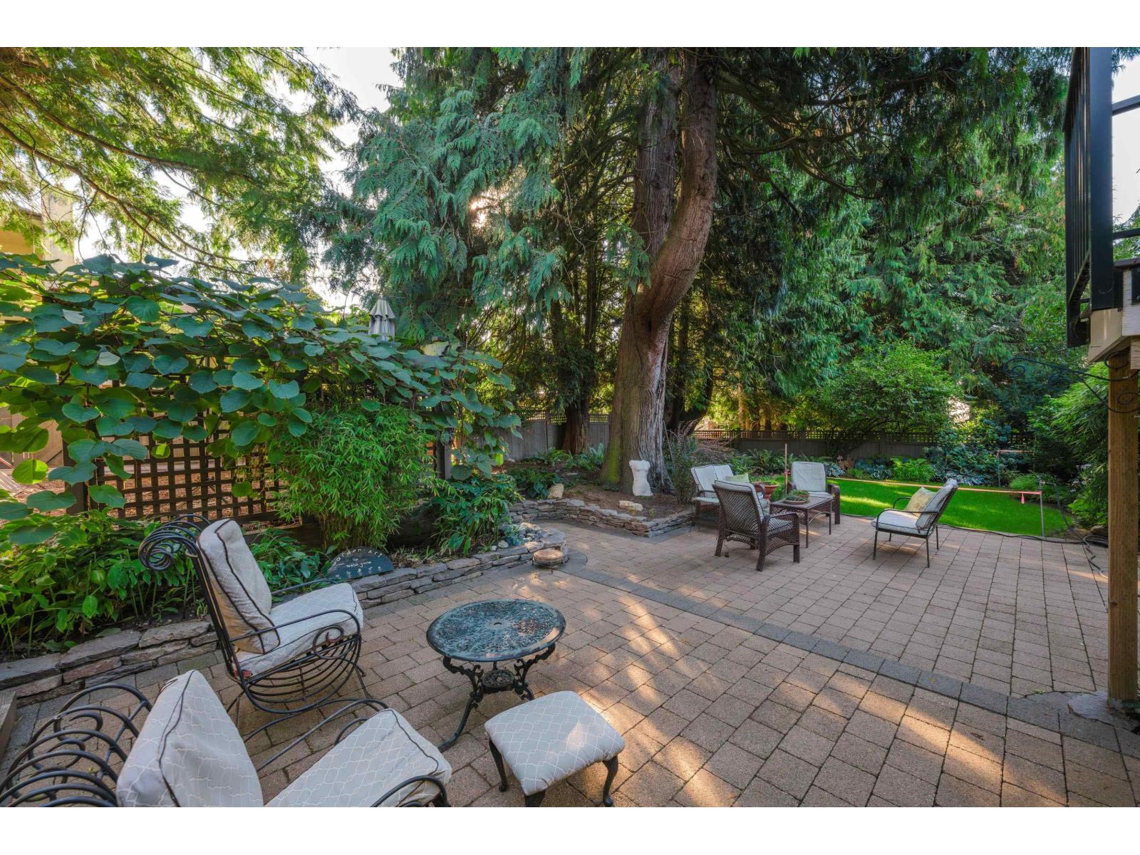 1350 EVERALL STREET, White Rock