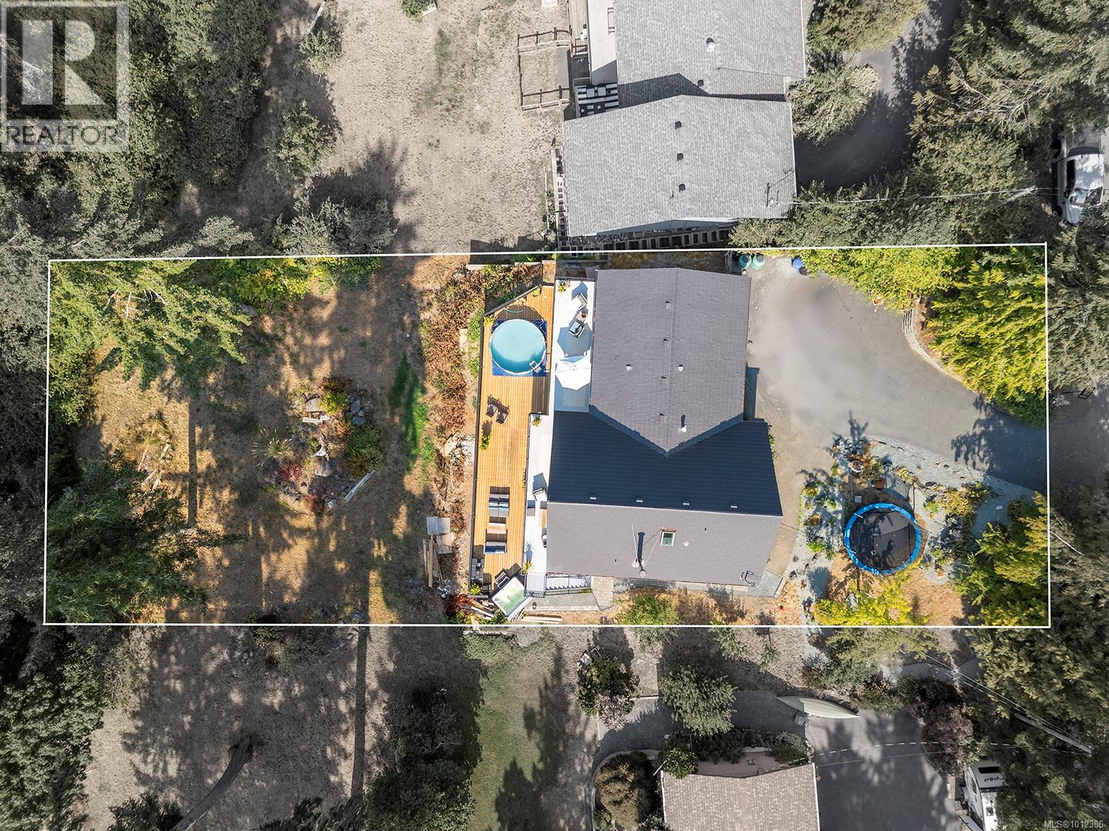 7703 Tozer Rd, Fanny Bay