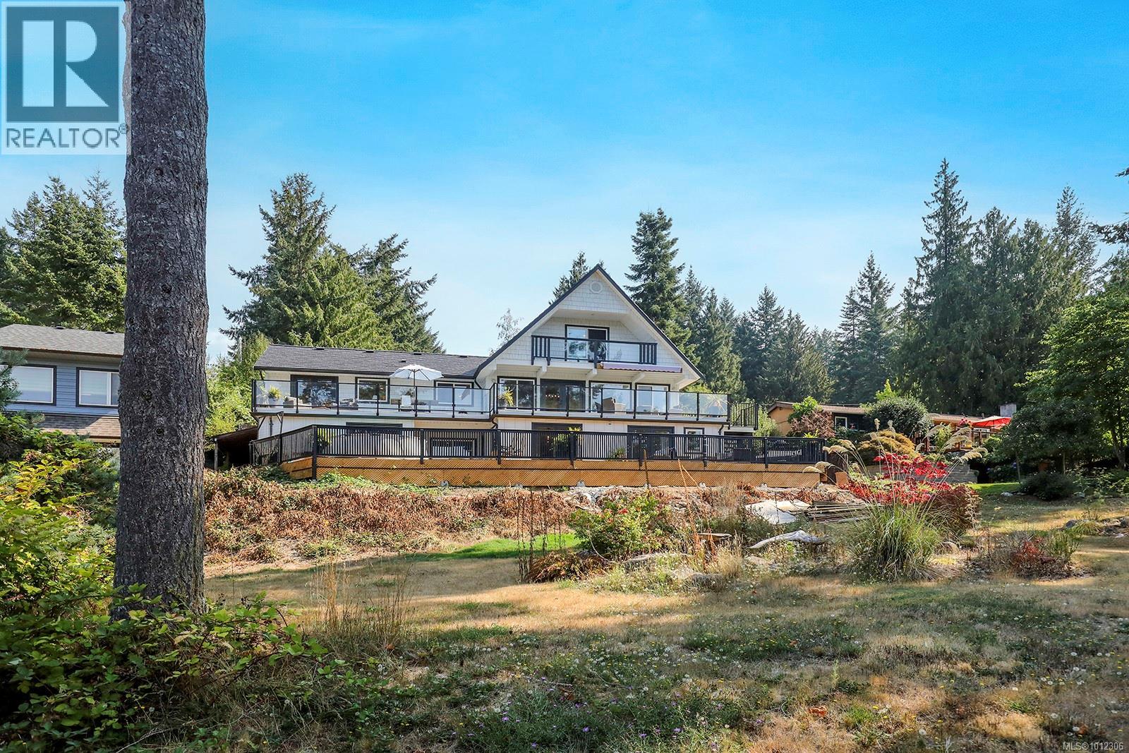 7703 Tozer Rd, Fanny Bay