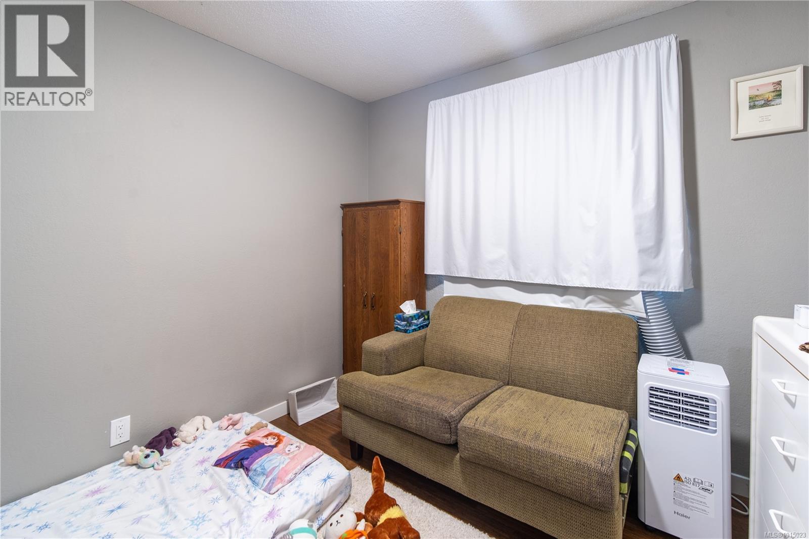 724 Stancombe Pl, Esquimalt