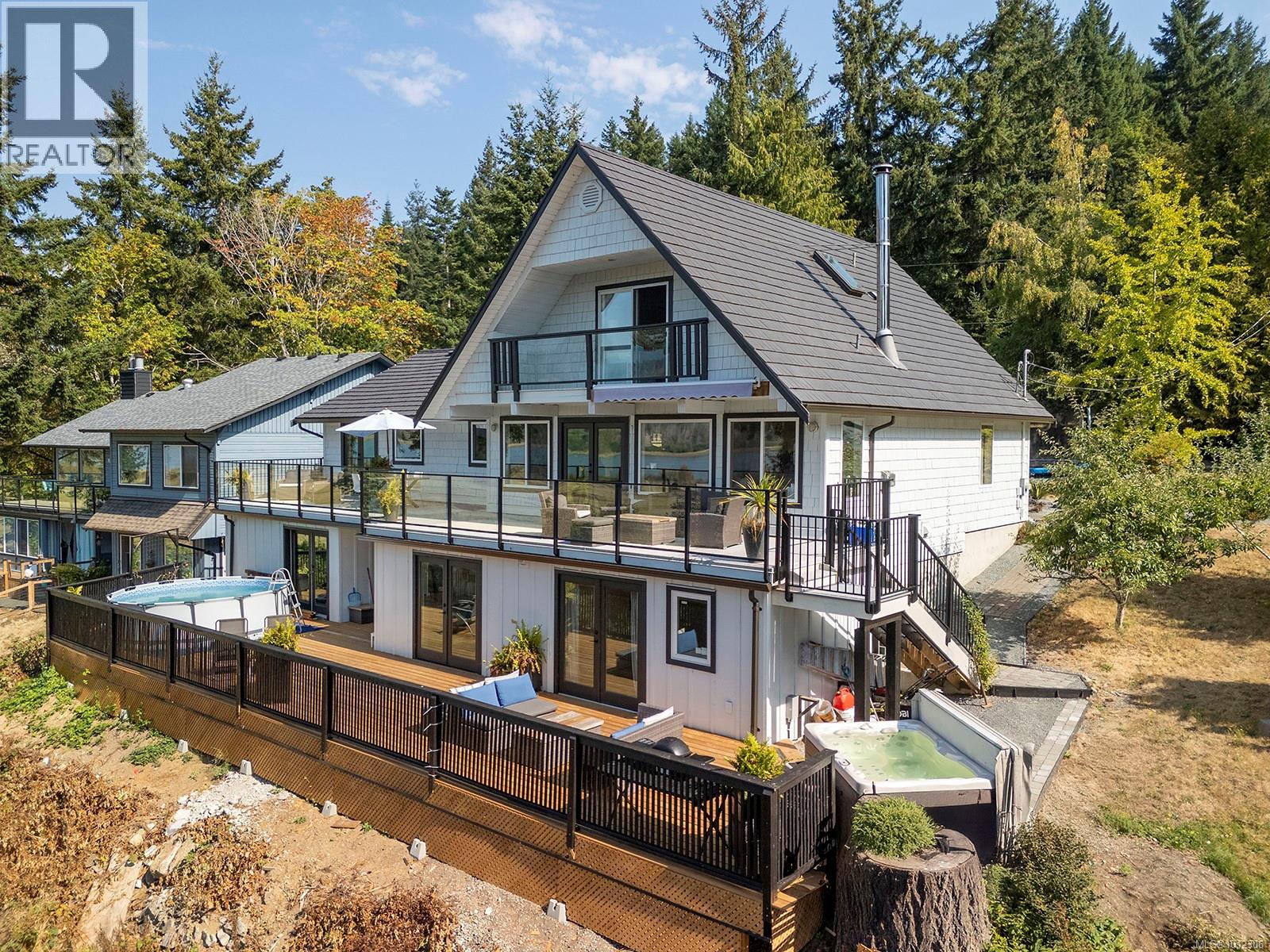 7703 Tozer Rd, Fanny Bay