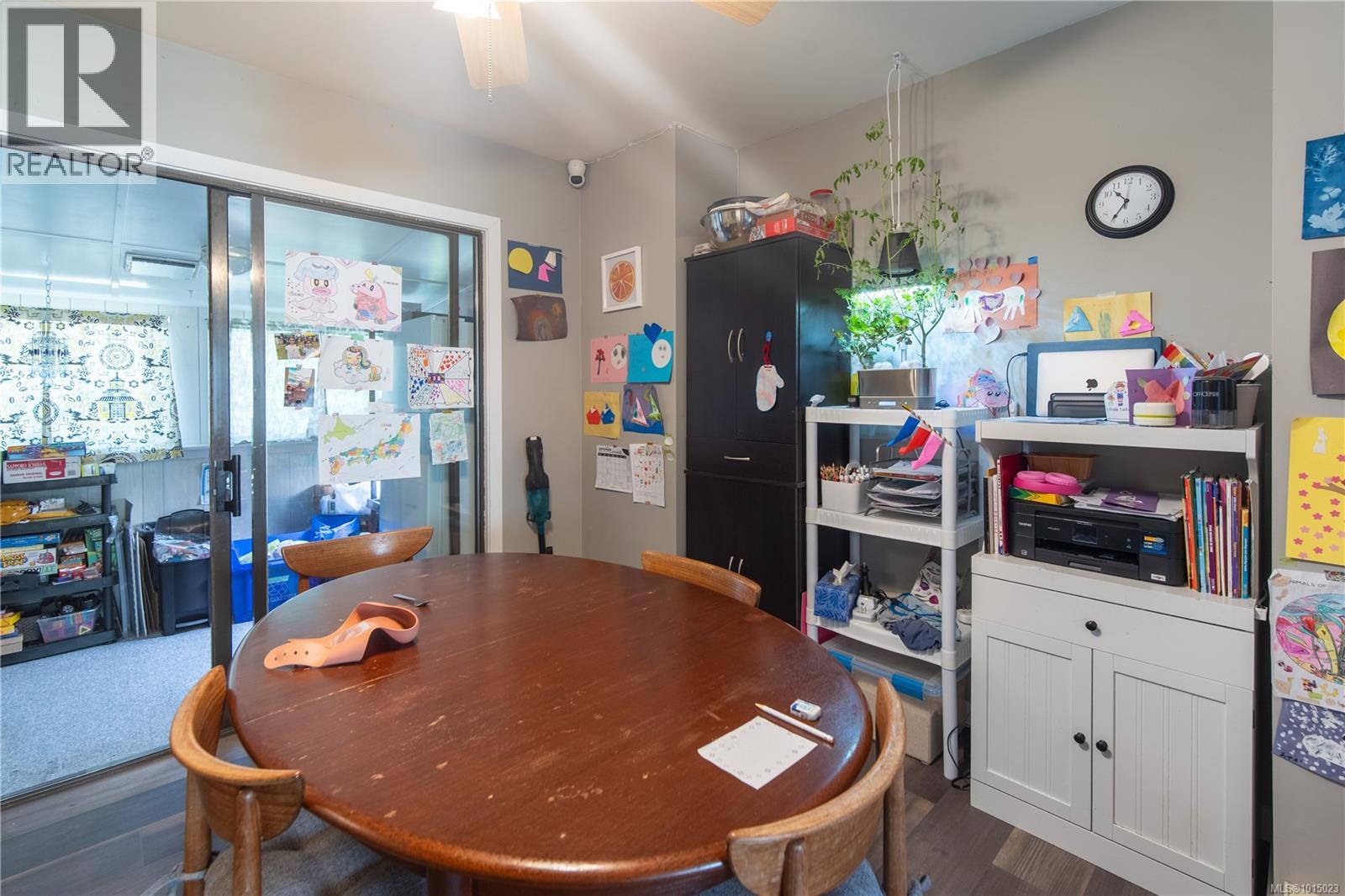 724 Stancombe Pl, Esquimalt