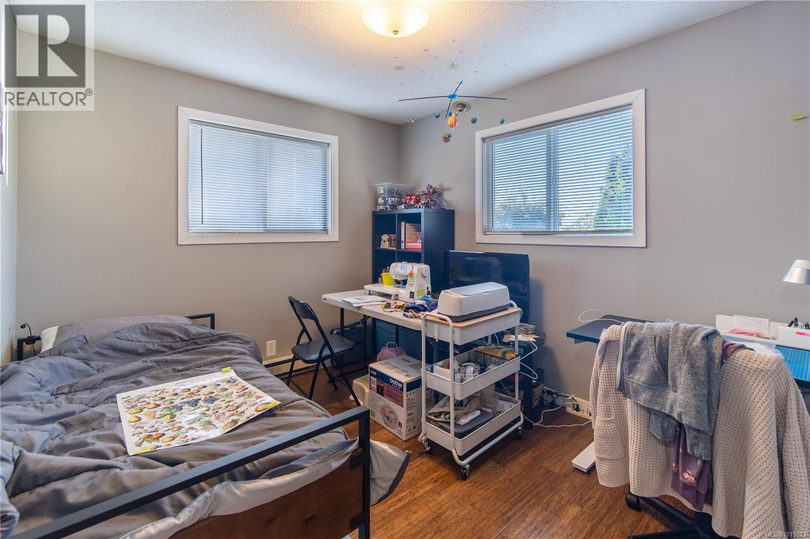 724 Stancombe Pl, Esquimalt