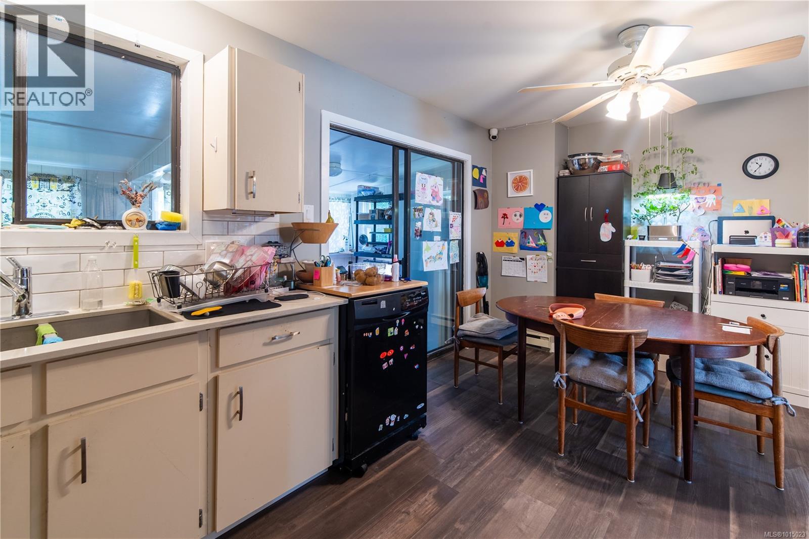 724 Stancombe Pl, Esquimalt
