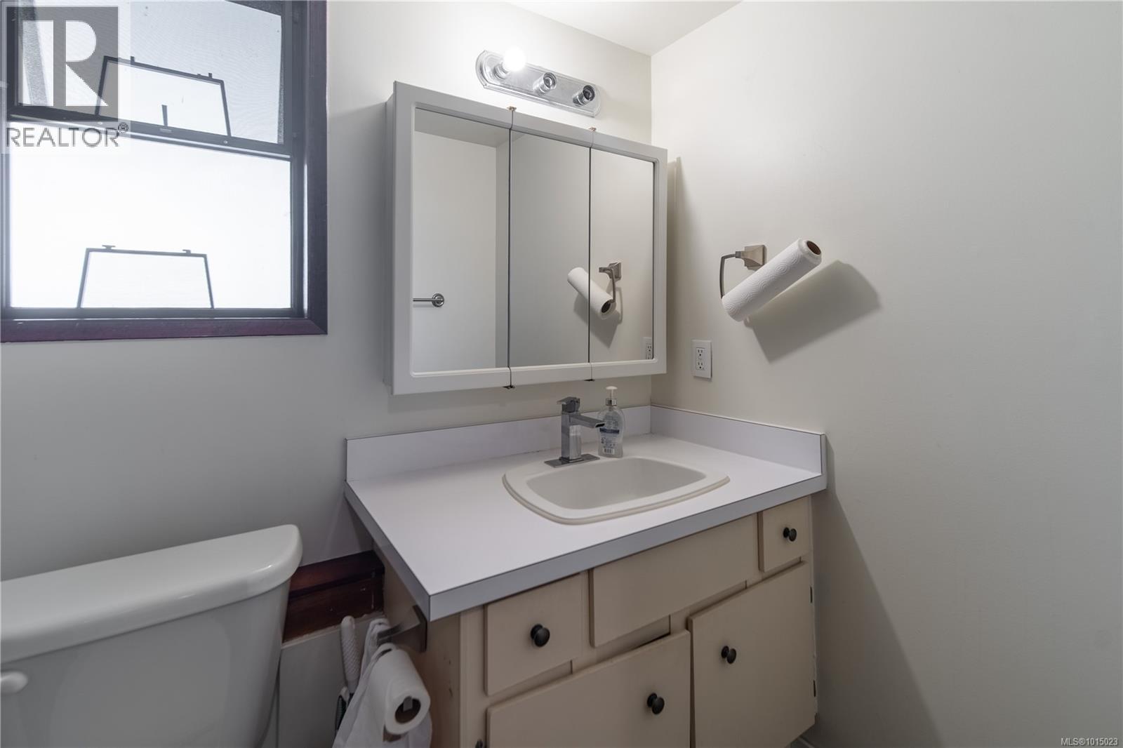 724 Stancombe Pl, Esquimalt