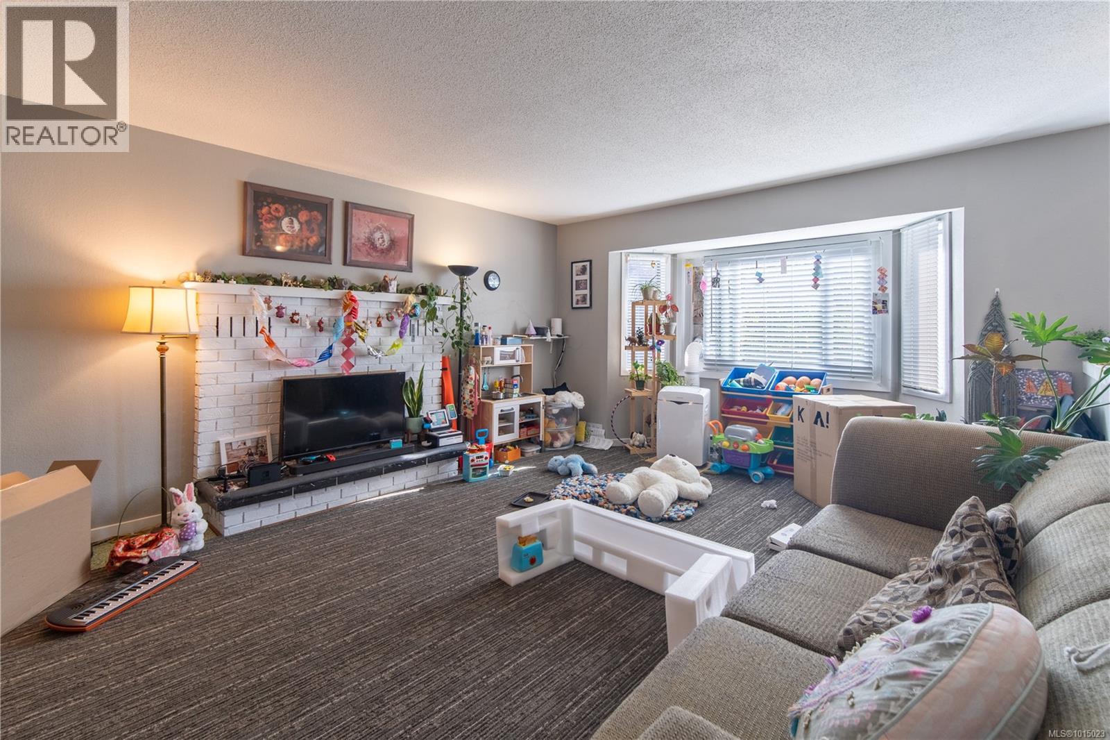 724 Stancombe Pl, Esquimalt