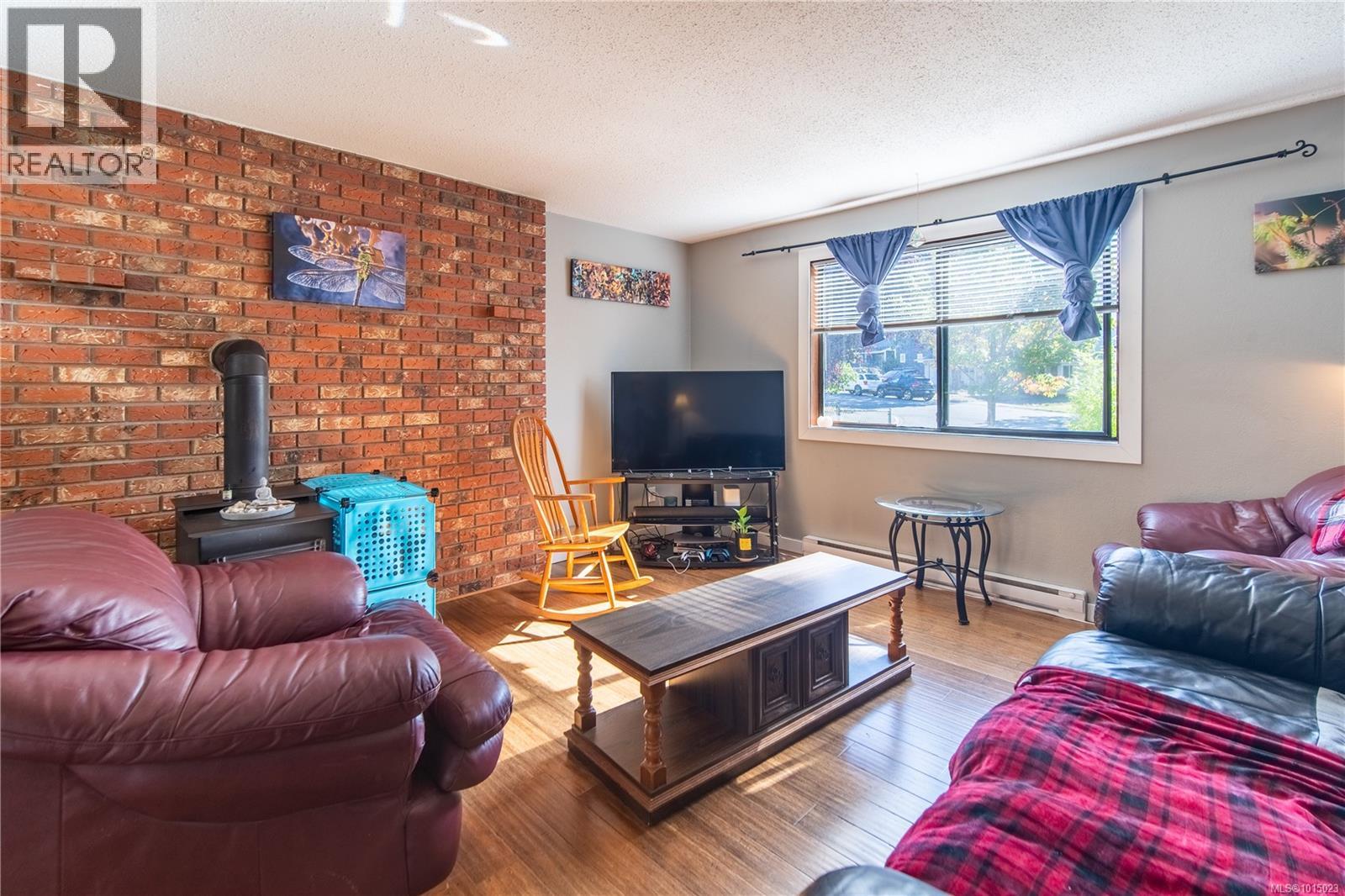 724 Stancombe Pl, Esquimalt