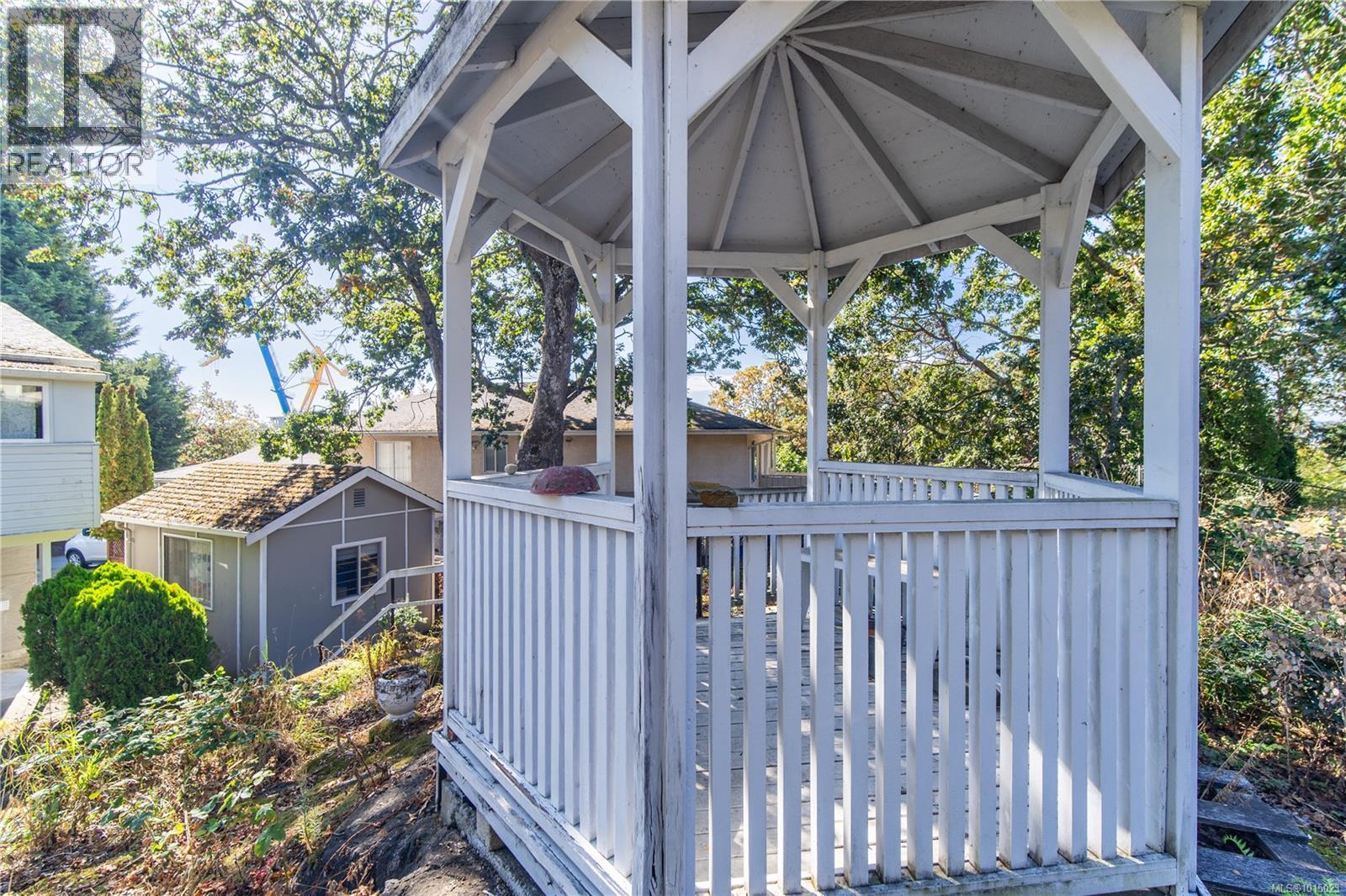 724 Stancombe Pl, Esquimalt
