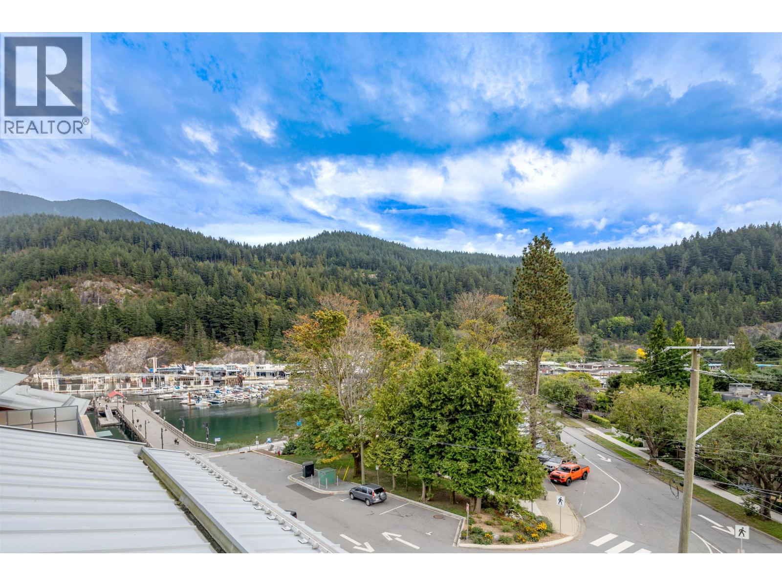 301 6691 NELSON AVENUE, West Vancouver