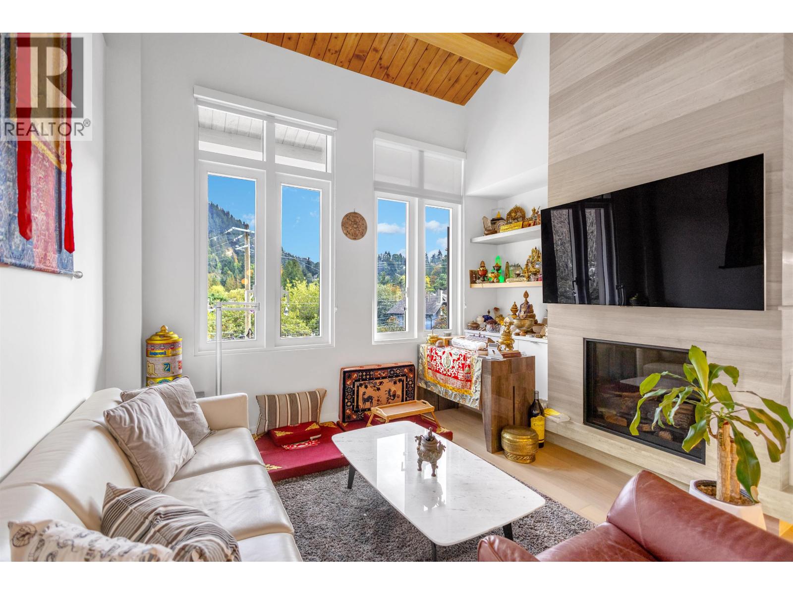 301 6691 NELSON AVENUE, West Vancouver