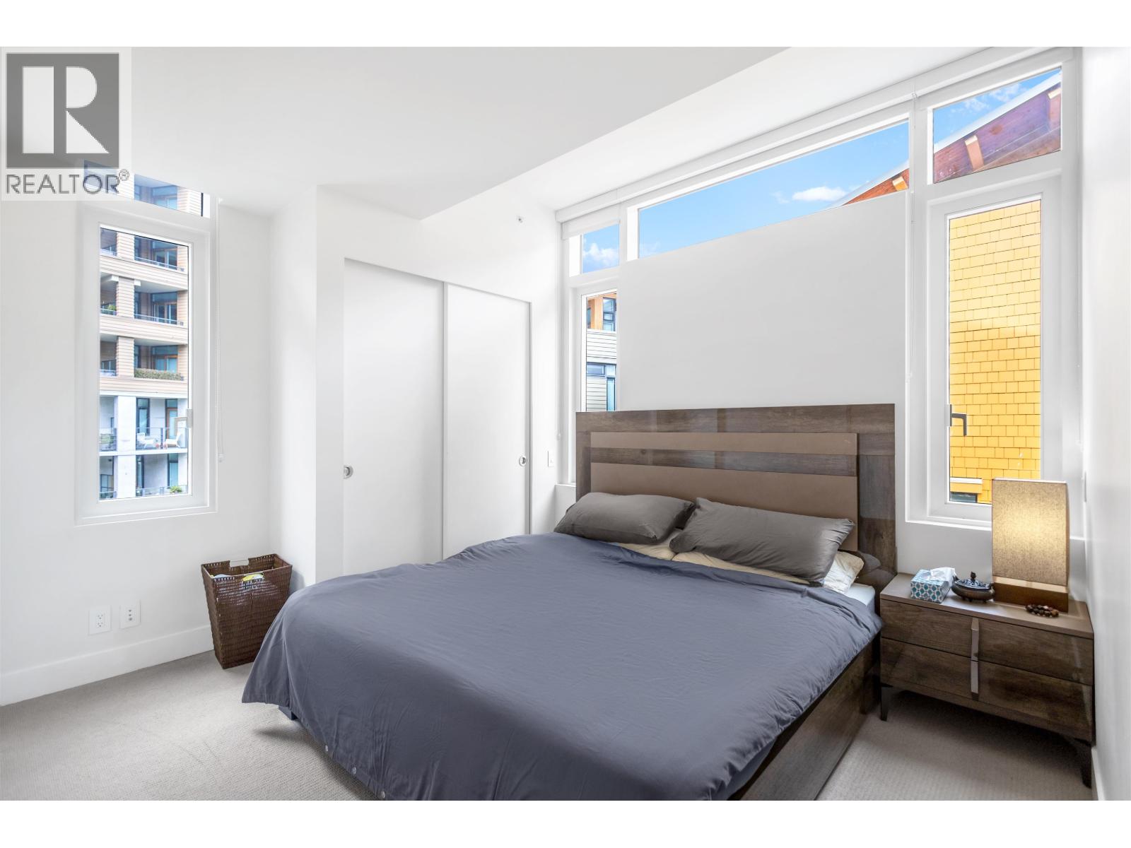 301 6691 NELSON AVENUE, West Vancouver