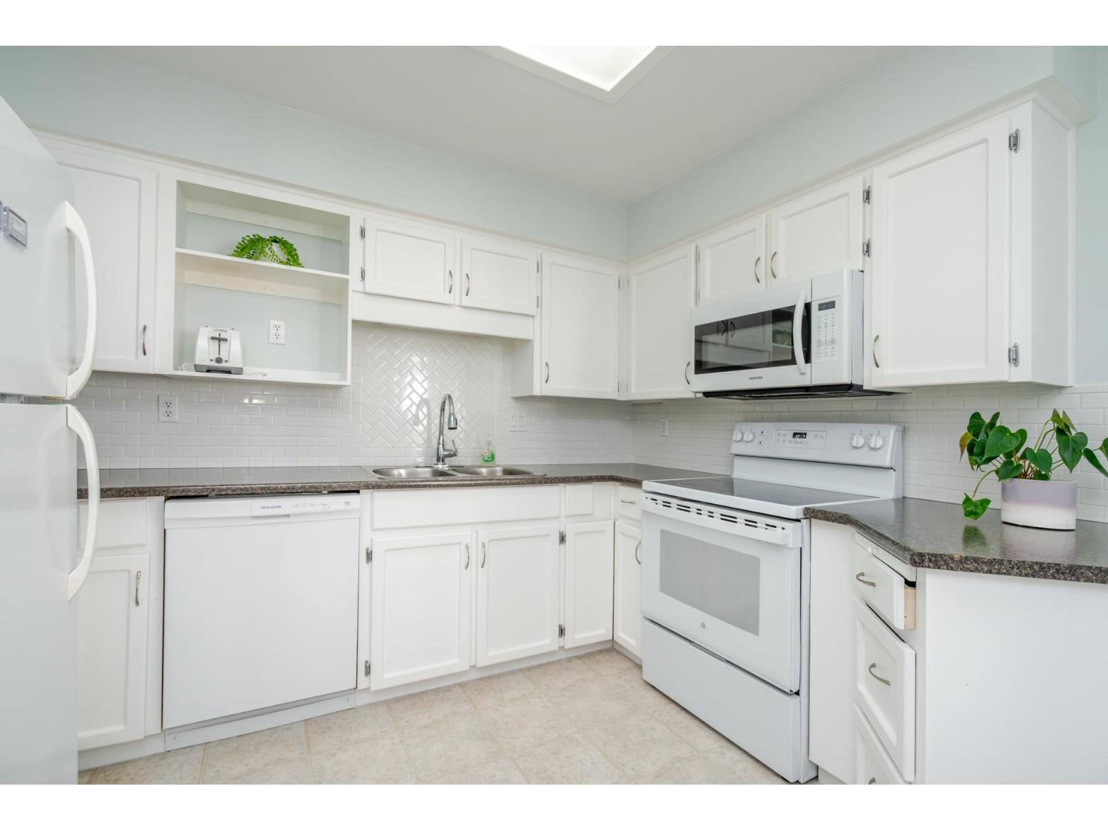 25 3055 TRAFALGAR STREET, Abbotsford