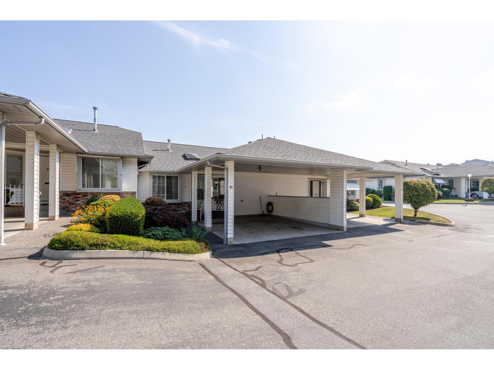 25 3055 TRAFALGAR STREET, Abbotsford