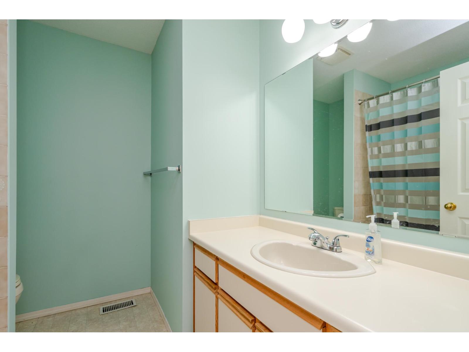 25 3055 TRAFALGAR STREET, Abbotsford