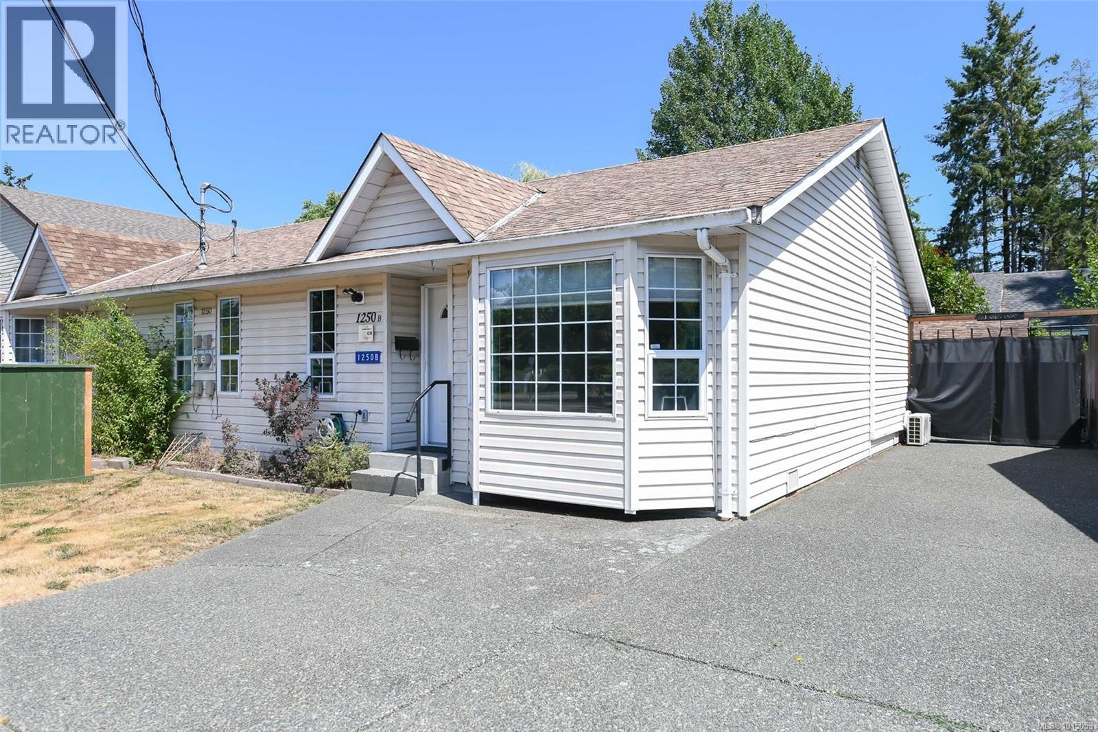 1250 Stewart Ave, Courtenay - Exteriors - Photo 3