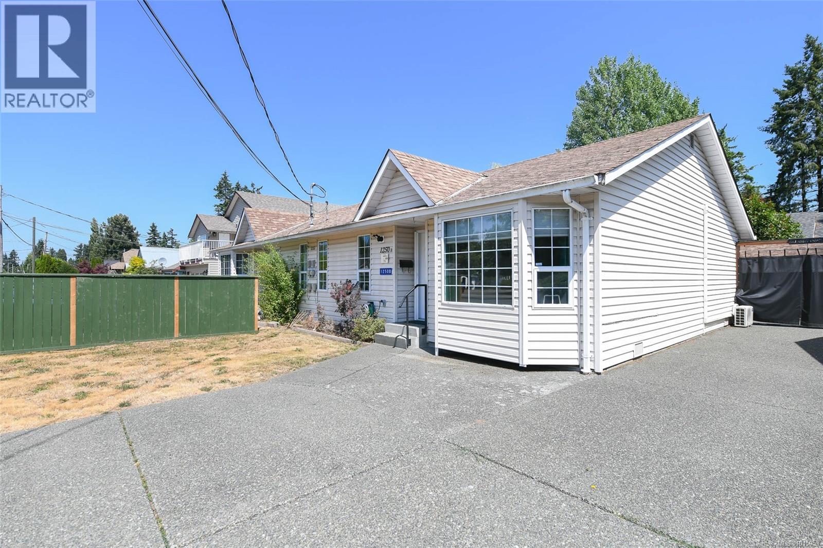 1250 Stewart Ave, Courtenay - Exteriors - Photo 4