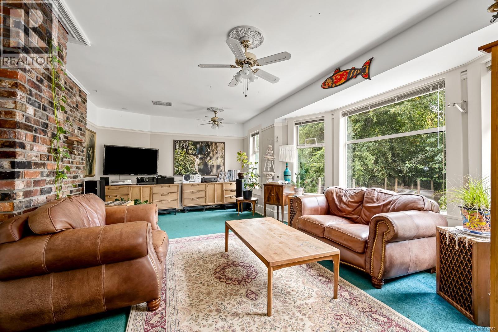 5068 Island Hwy N, Courtenay