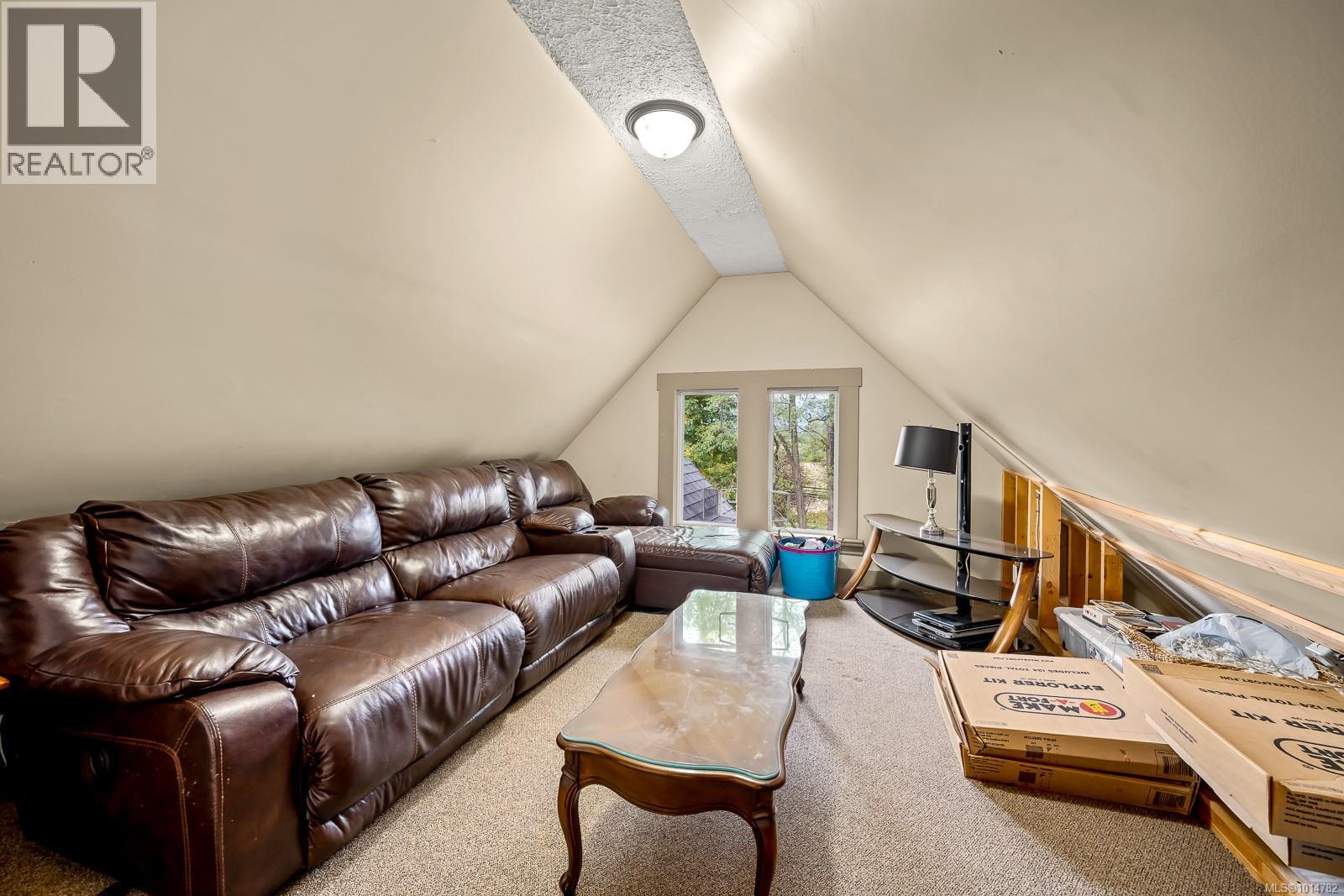 5068 Island Hwy N, Courtenay