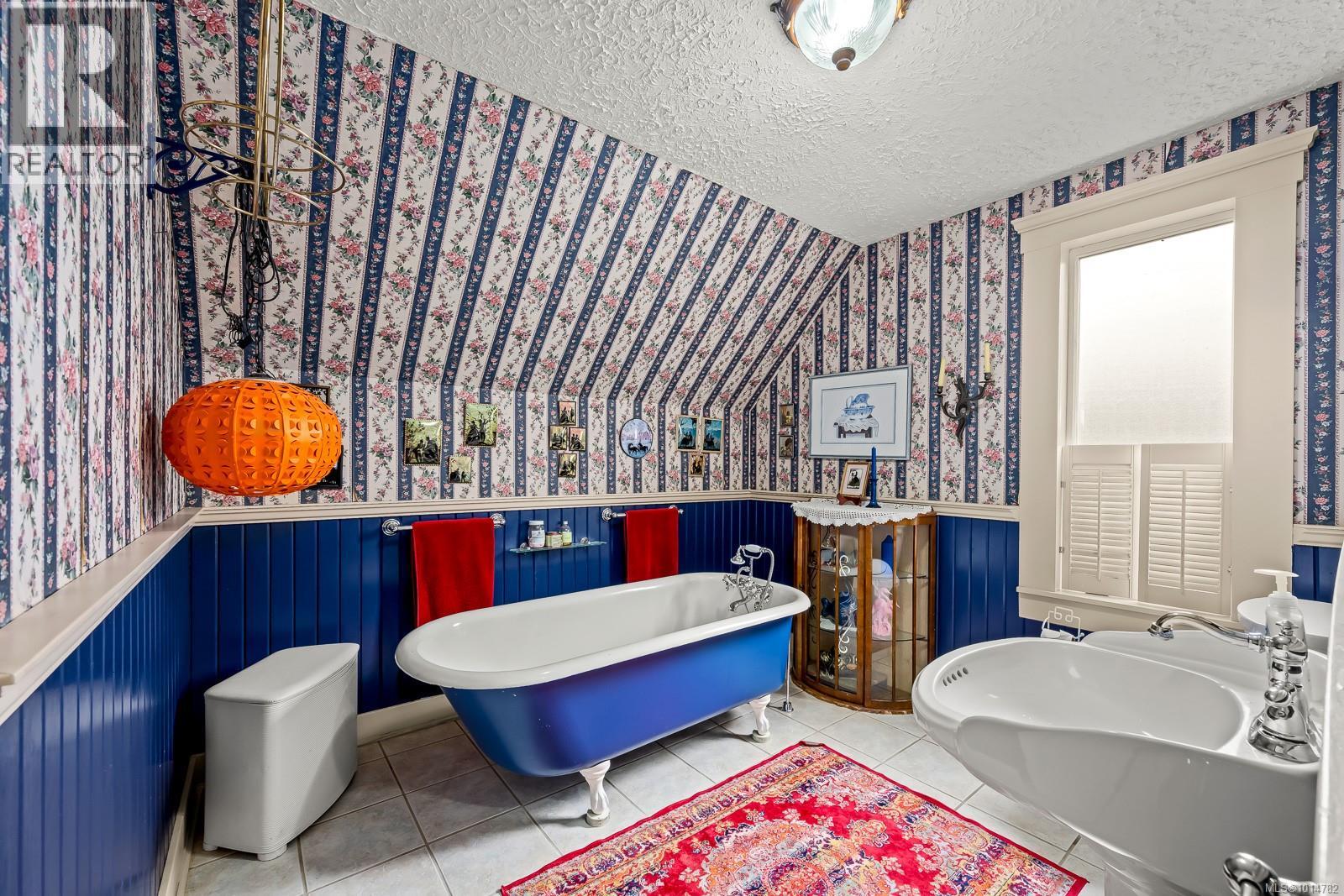 5068 Island Hwy N, Courtenay